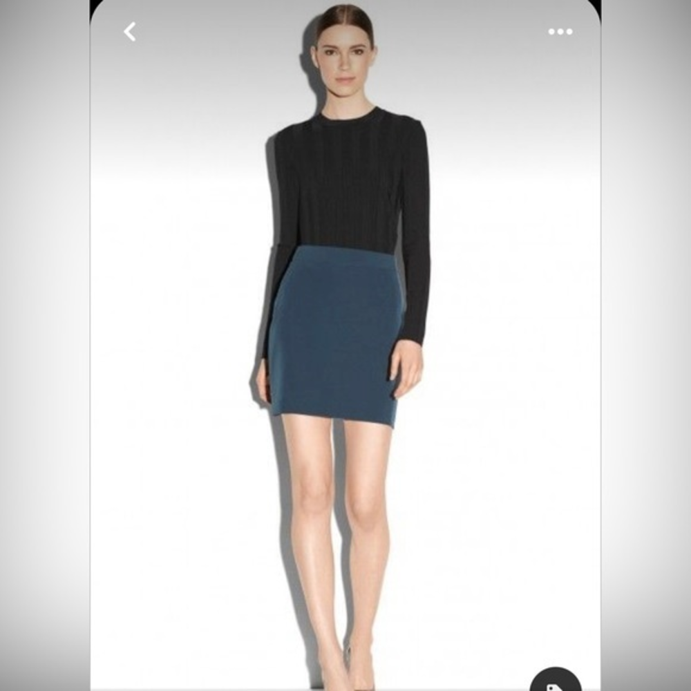 Milly‎ NWT Italian Cady Modern Mini Skirt in Peacock. Size 10